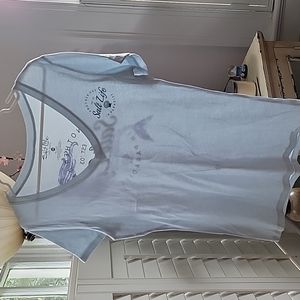 New without tags women's Salt Life tshirt. Never worn.